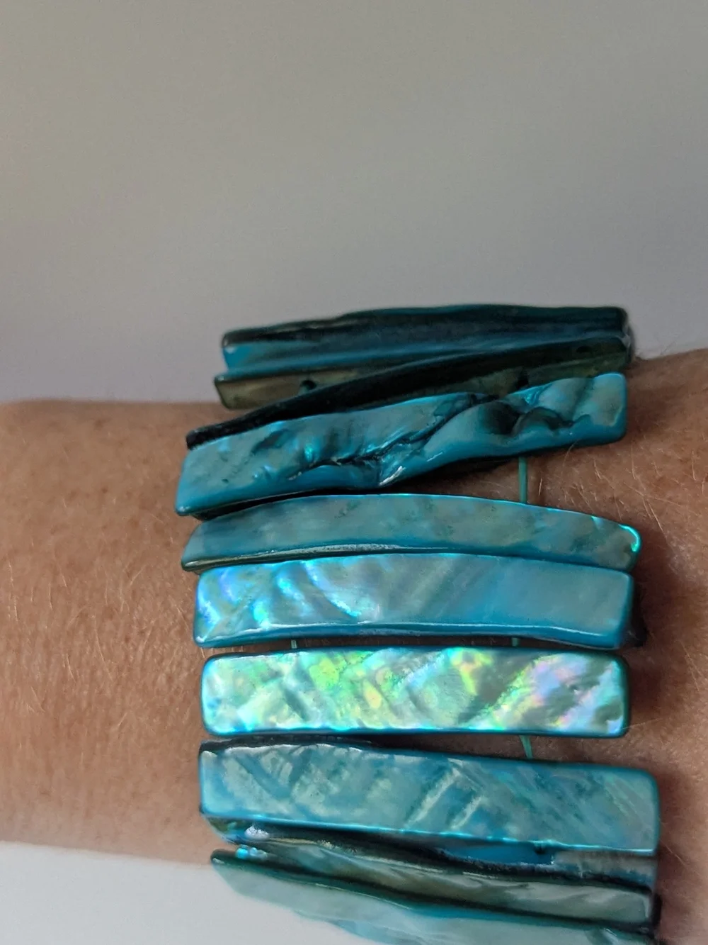 Turquoise Blue Shell Chip Stretch Bracelet